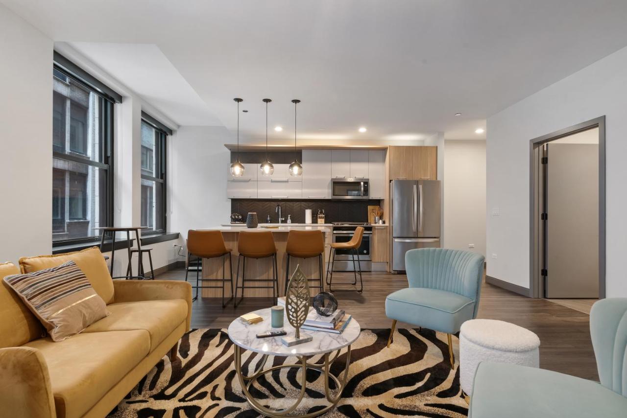 Experience Downtown Chicago At Millennium - Luxury Apartments In The Loop 외부 사진