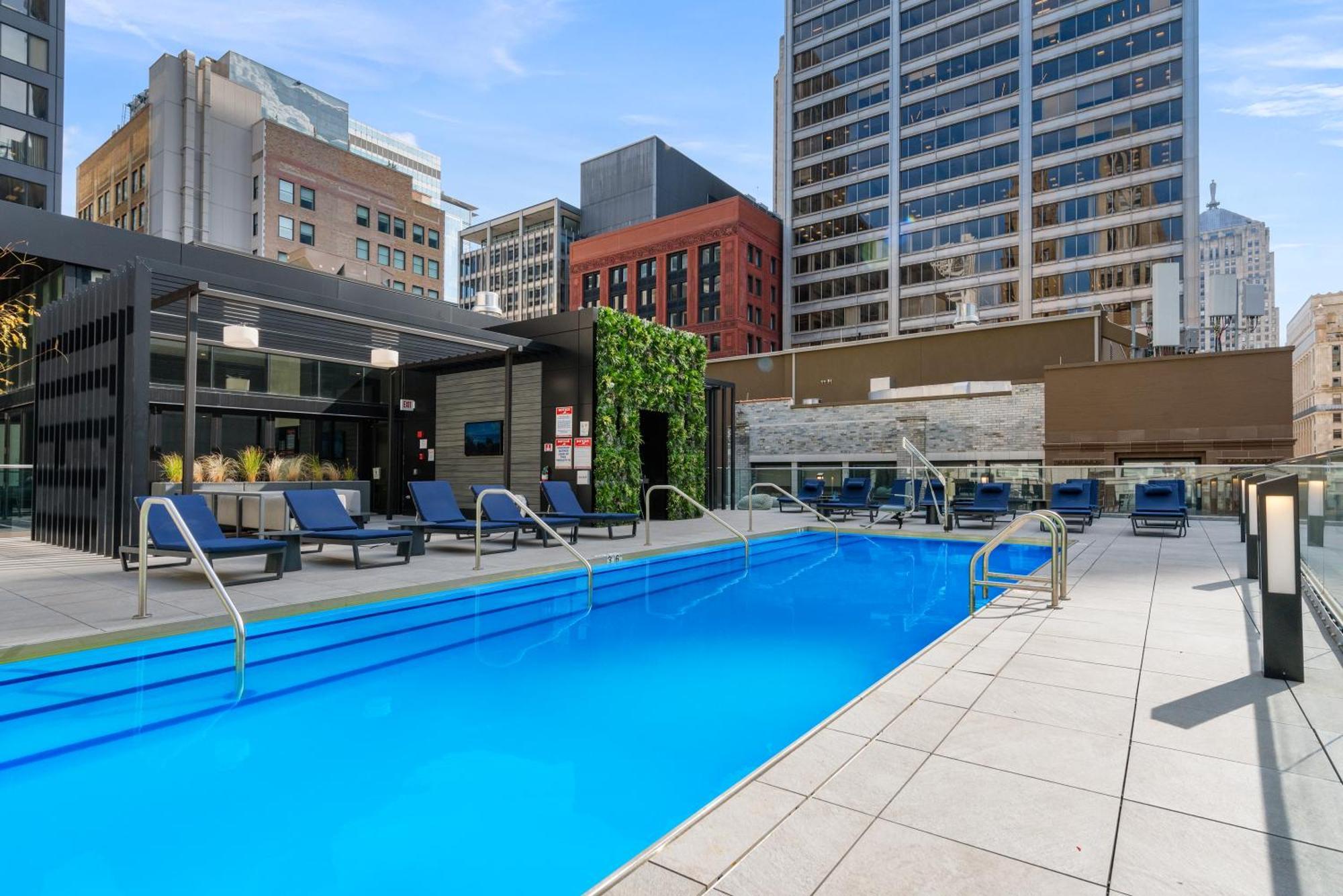 Experience Downtown Chicago At Millennium - Luxury Apartments In The Loop 외부 사진