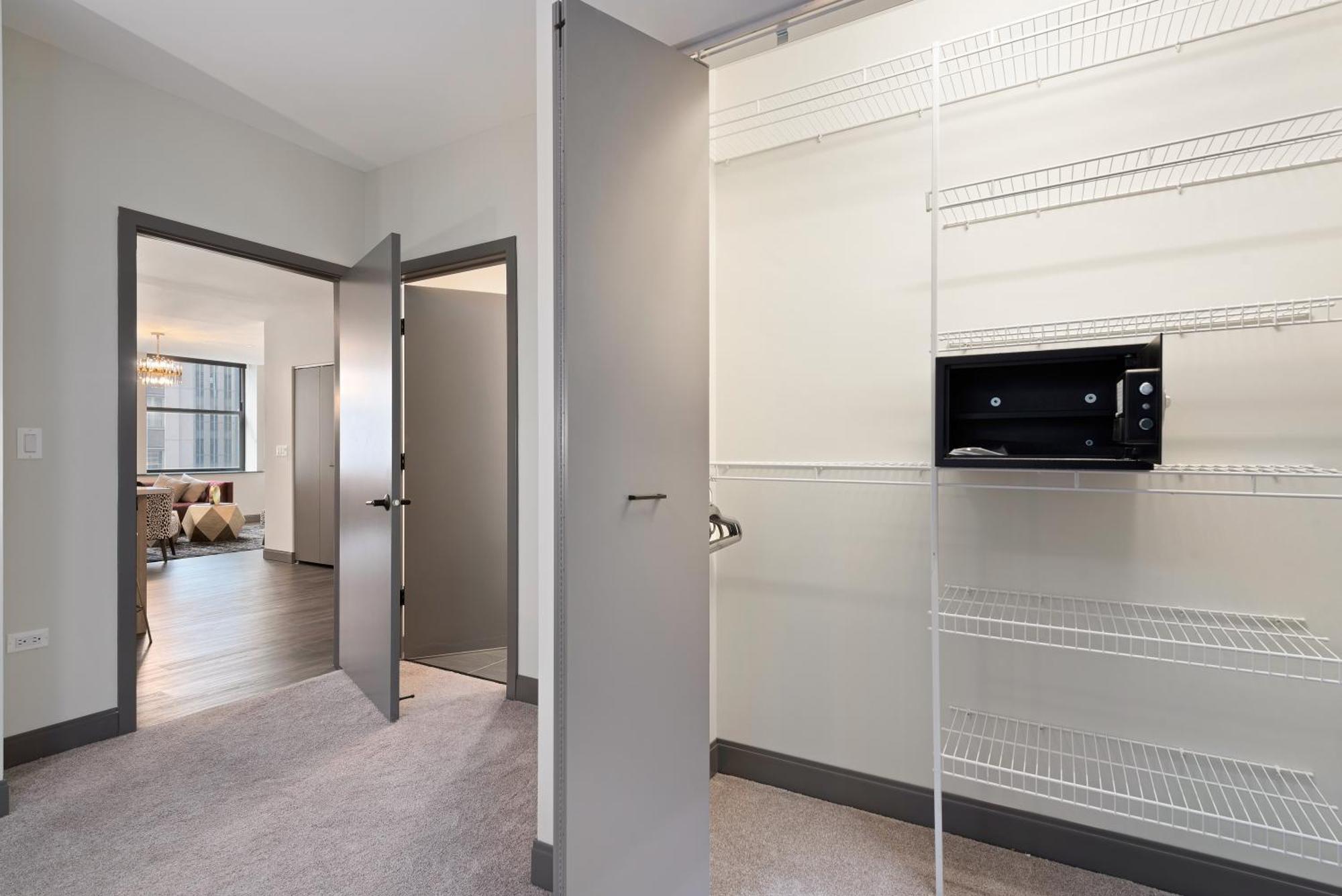 Experience Downtown Chicago At Millennium - Luxury Apartments In The Loop 외부 사진
